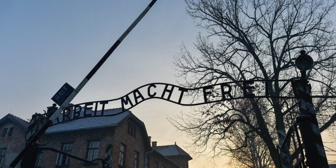 brama auschwitz gettyimages