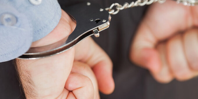 fsin razyasnila poryadok primeneniya naruchnikov 1