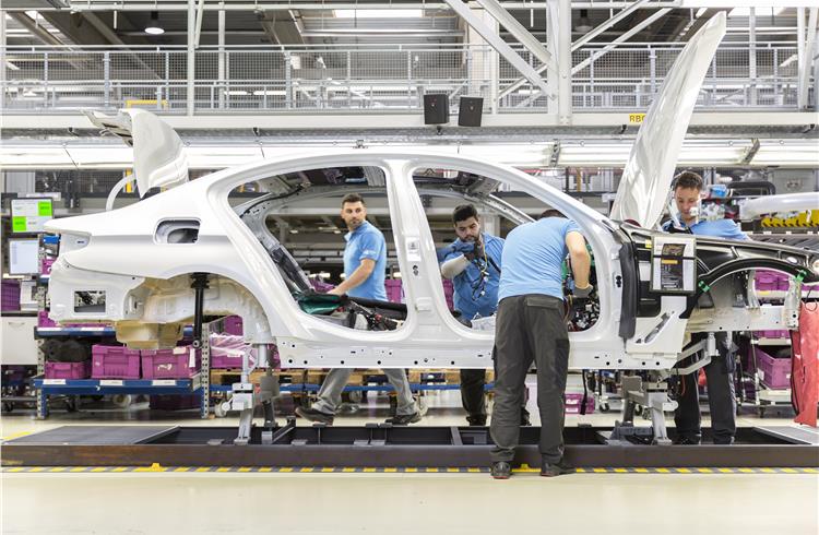 ГАЗ вслед за «АвтоВАЗом» переходит на 4-дневную неделю из-за обвала авторынка