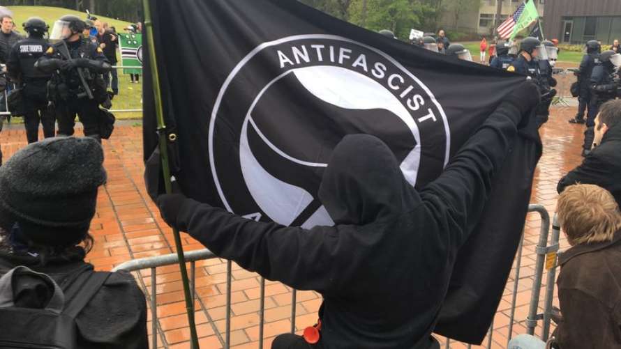 Антилевый марш: Трамп объявил "Антифа" террористической организацией