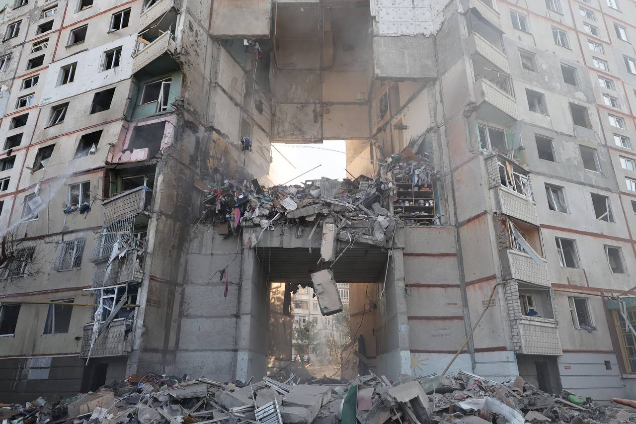 Россия ударила авиабомбами по жилым домам в Харькове